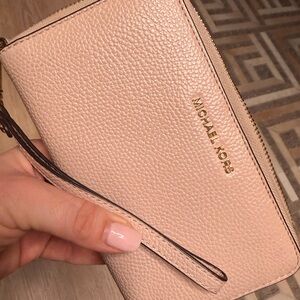 Michael Kors Blush Leather Wristlet